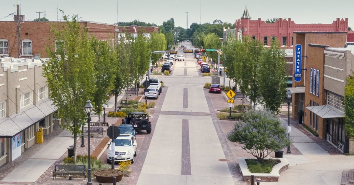 Top 10 Real Estate Agents in Ennis Texas: Meet the Masters of the Market